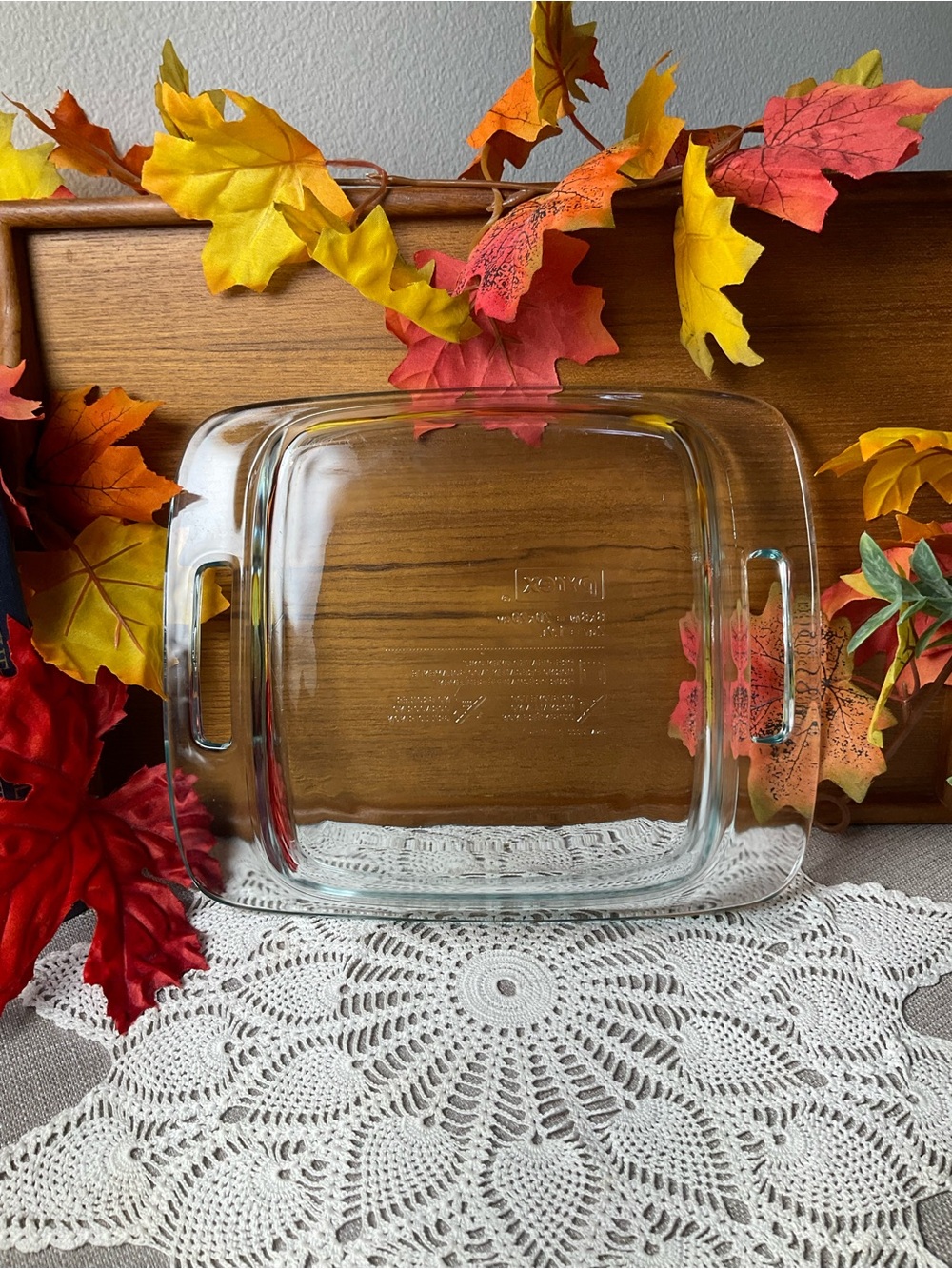 Pyrex Easy Grab 2 Qt 8x8 Glass Baking Dish With Red Lid - Picture 3 of 5